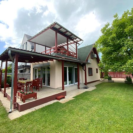 Gosy Apartmanok Siofok Ngoại thất bức ảnh