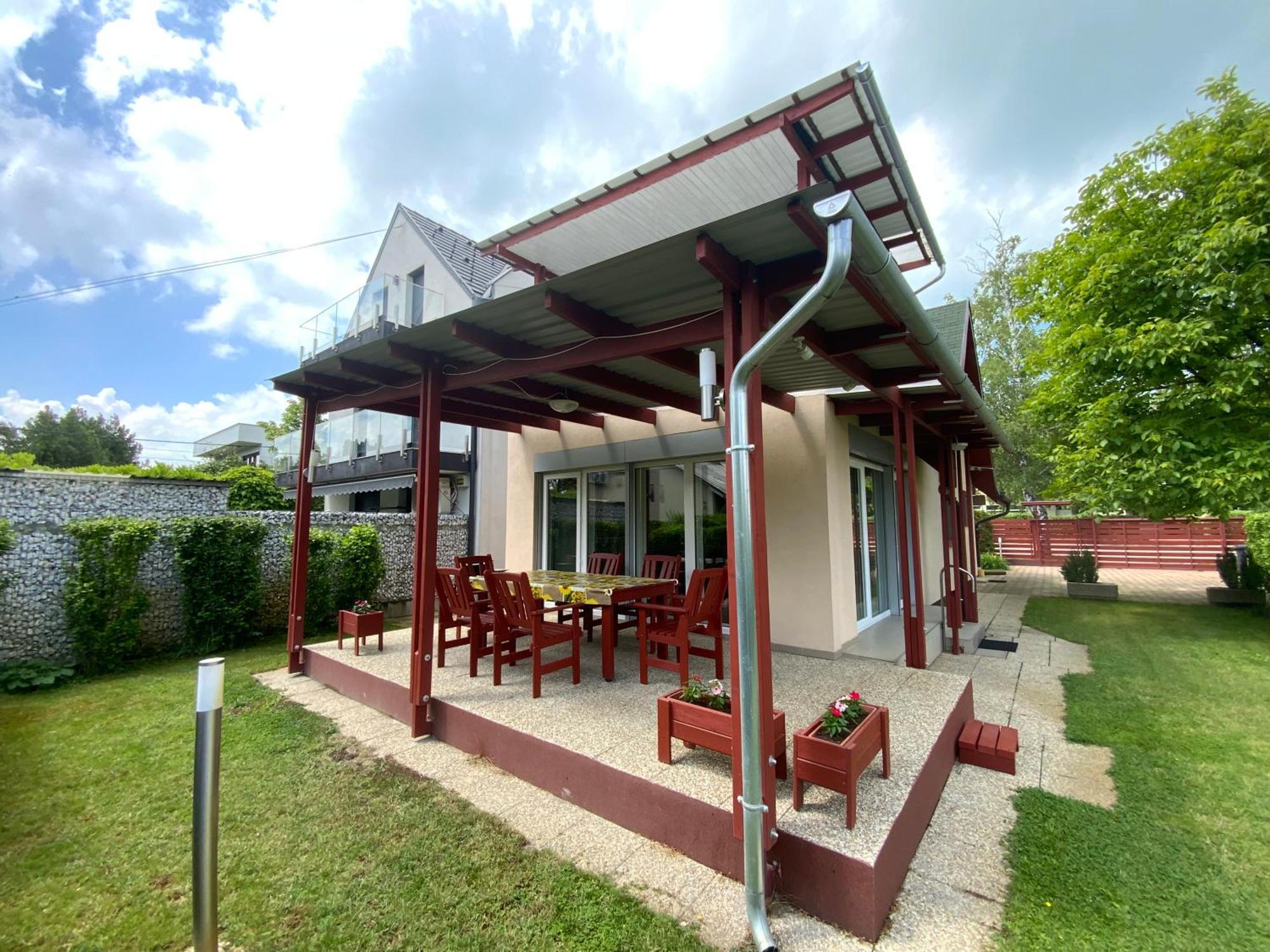 Gosy Apartmanok Siofok Ngoại thất bức ảnh